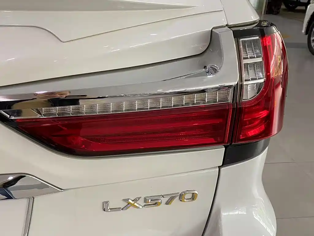 Lexus LX 2009 570