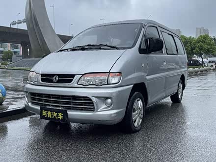菱智 2013款 V3 1.5L 7座标准型II