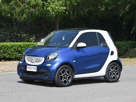 smart fortwo 2016款 0.9T 66千瓦硬顶先锋版