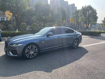 捷豹XFL 2021款 XFL 2.0T P250 两驱尊享豪华版
