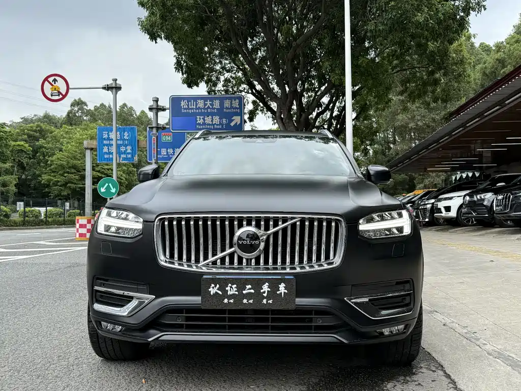 VOLVO  XC90