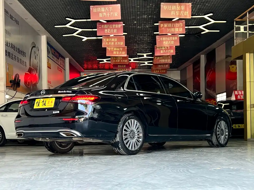 MERCEDES-BENZ E CLASS