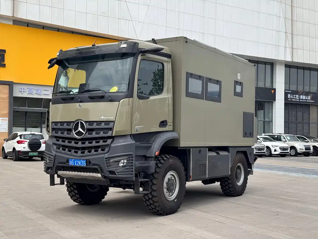 Mercedes-Benz  2024