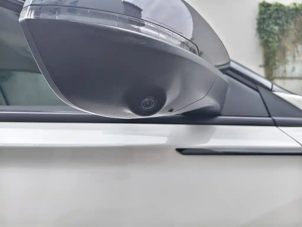 DONGFENG YI HYUN MAX