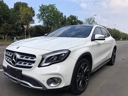 奔驰GLA 2017款 GLA 220 4MATIC 豪华型