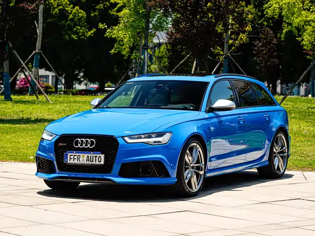 AUDI RS 6