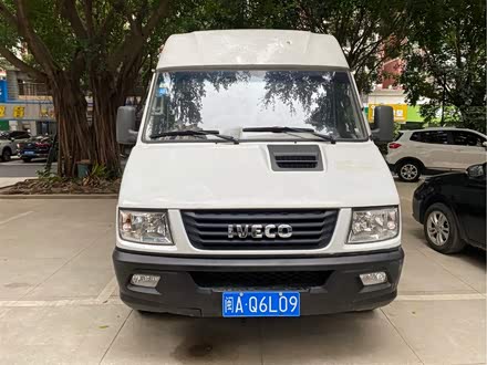 依维柯得意 2017款 2.5T A35客车5-7座47Z5