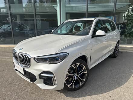 宝马X5 2022款 改款 xDrive 40Li 尊享型M运动套装