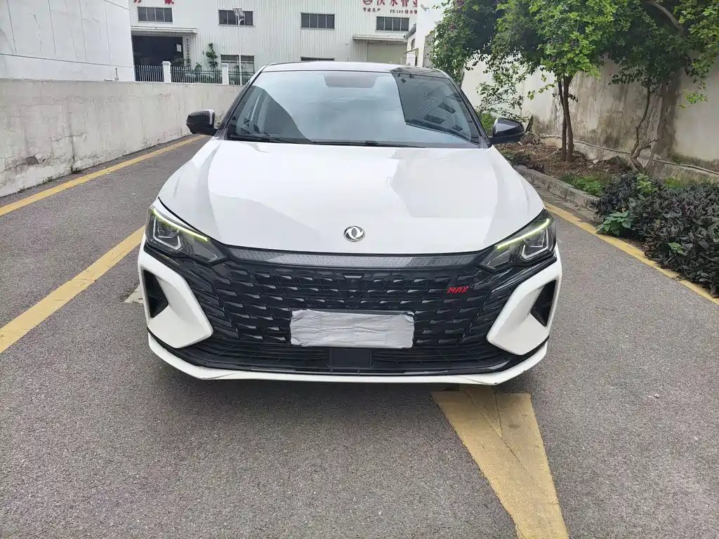 DONGFENG YI HYUN MAX