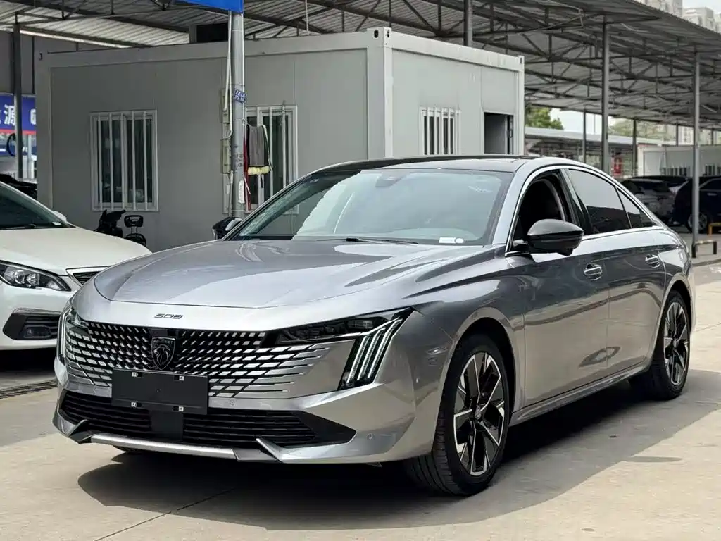 Peugeot 508 2023 года, 508L 400THP Водительская версия флагмана 20000 km 2023