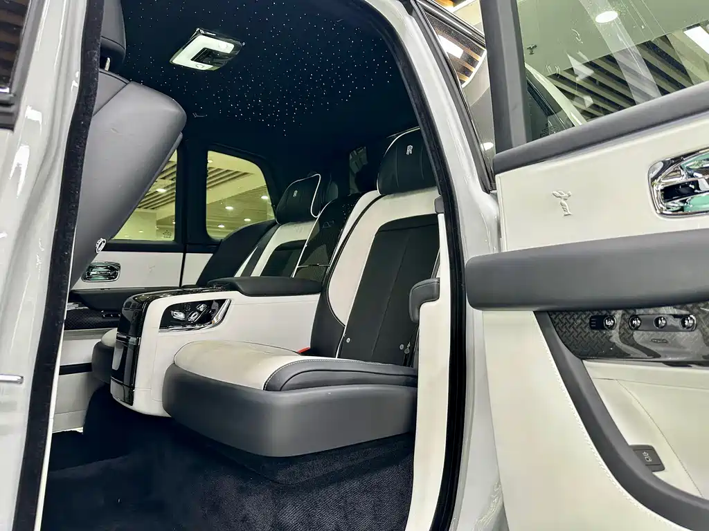 ROLLS-ROYCE CULLINAN