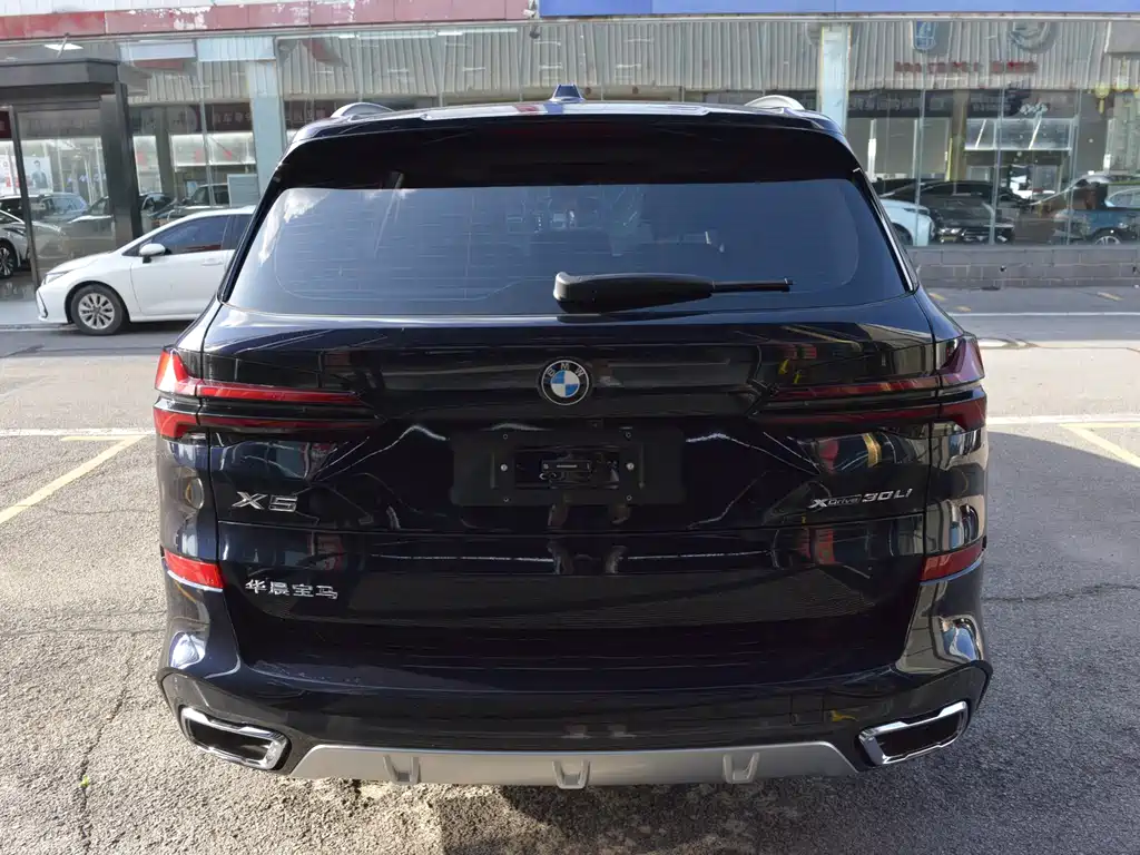 BMW X5 2023 xDrive 30Li Premium M Sport