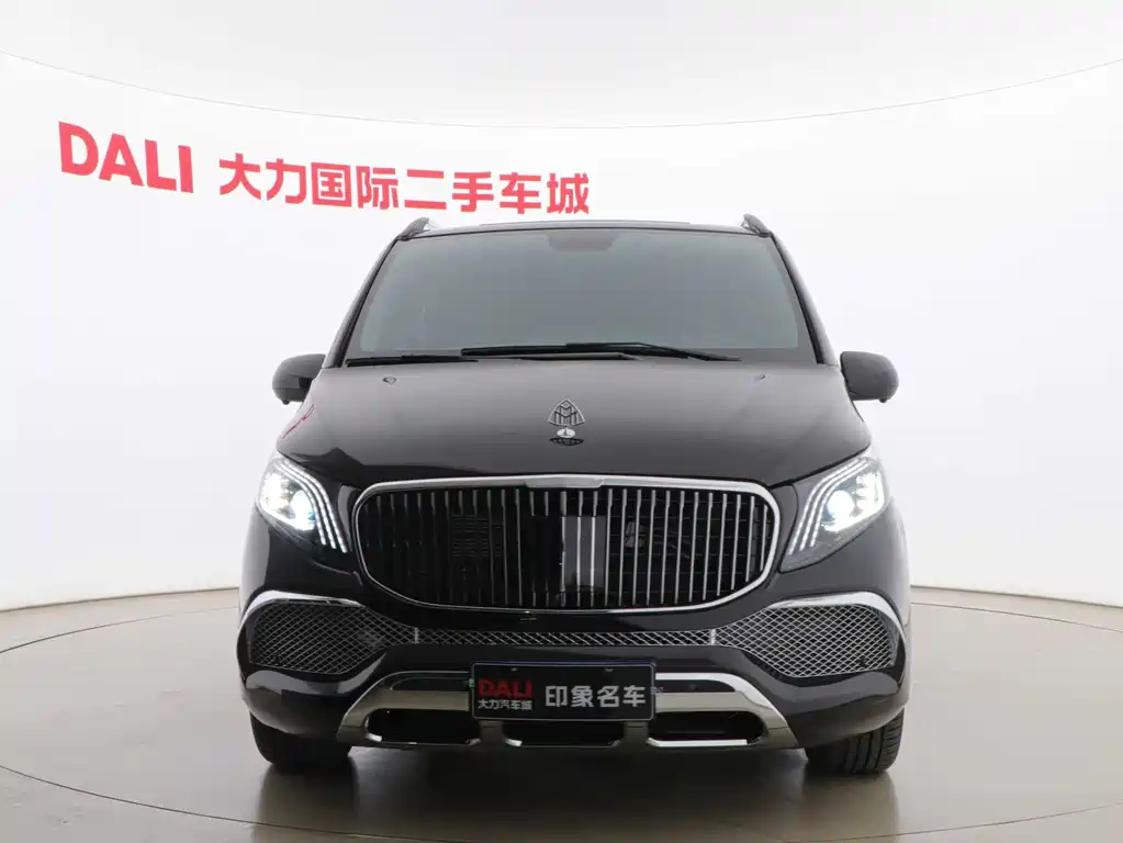 Mercedes-Benz Vito 2023 2.0T Elite 7 мест