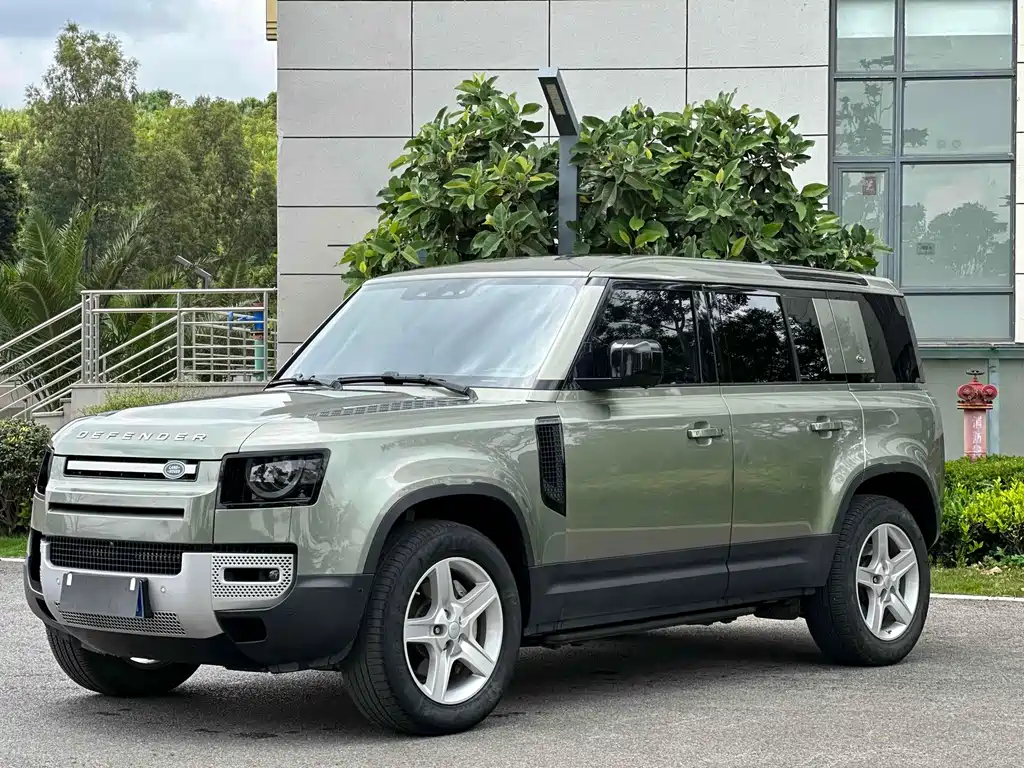 Land Rover Defender 2020