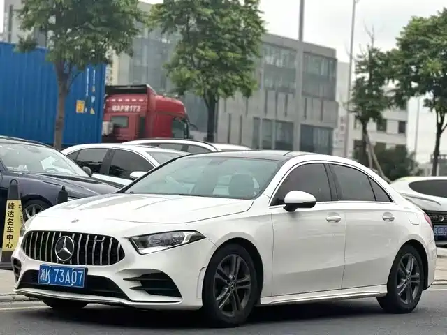 MERCEDES-BENZ  A CLASS 2020