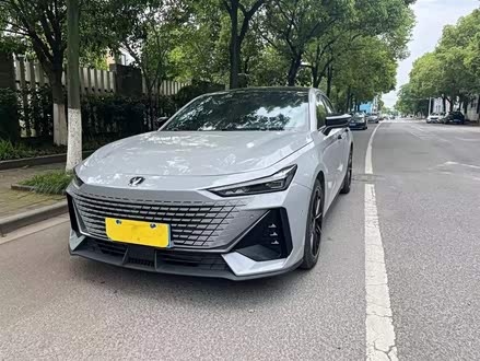 长安UNI-V 2022款 1.5T 尊贵型