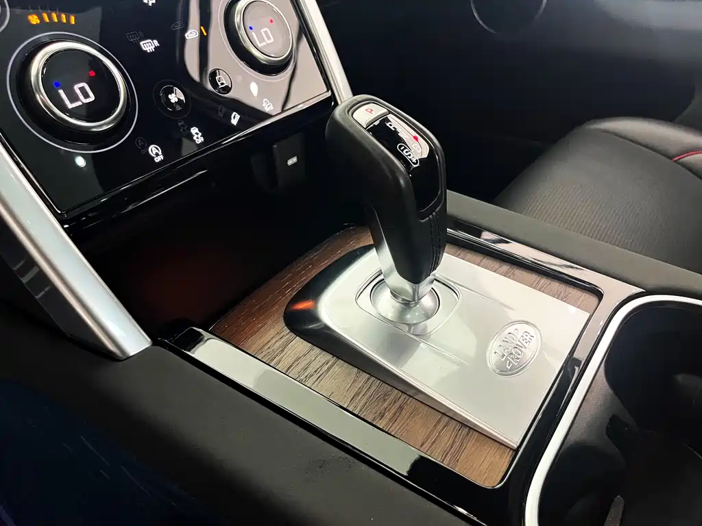 LAND ROVER DISCOVER SPORTS