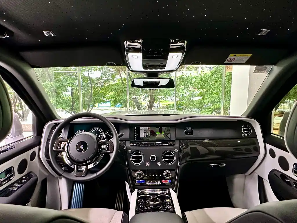 ROLLS-ROYCE CULLINAN