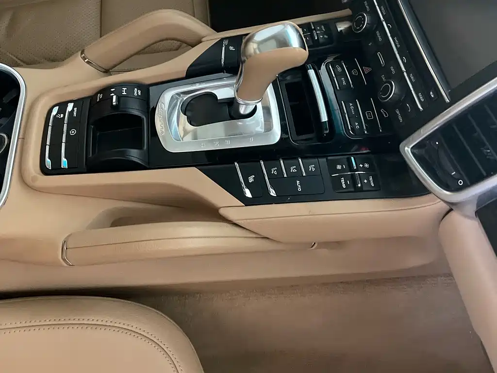 Porsche Cayenne 2015 Cayenne GTS 3.6T