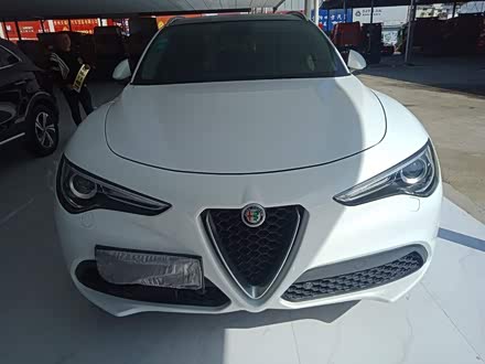 Stelvio 2017款 2.0T 200HP 豪华版