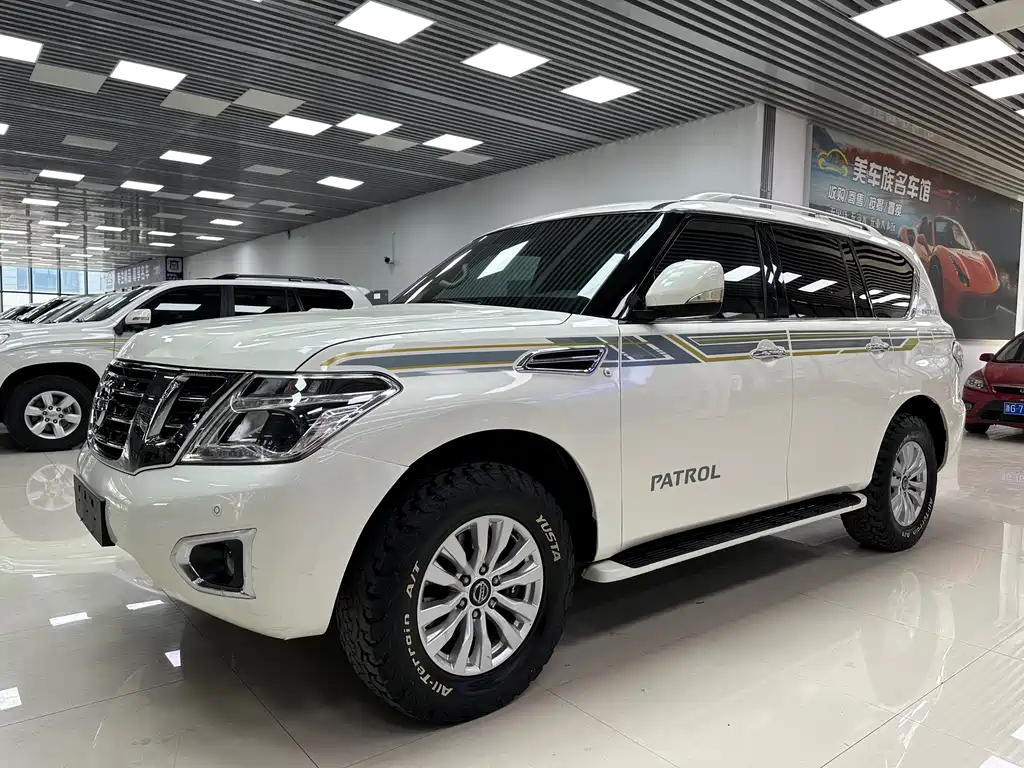 NISSAN TOURE