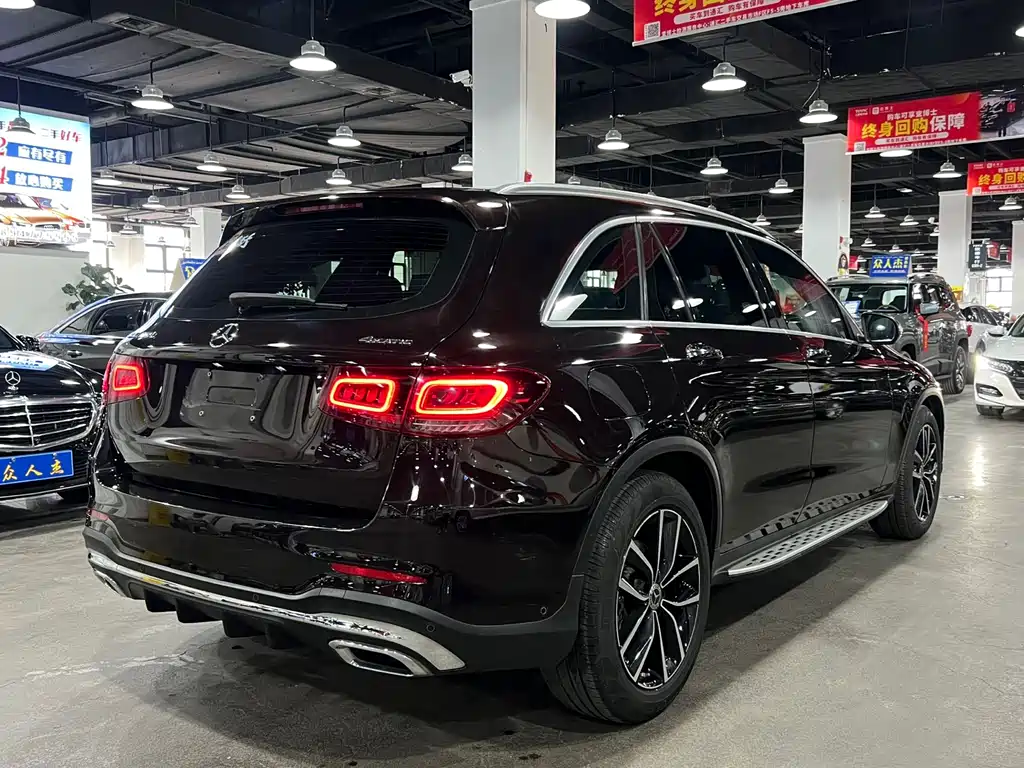 MERCEDES-BENZ GLC