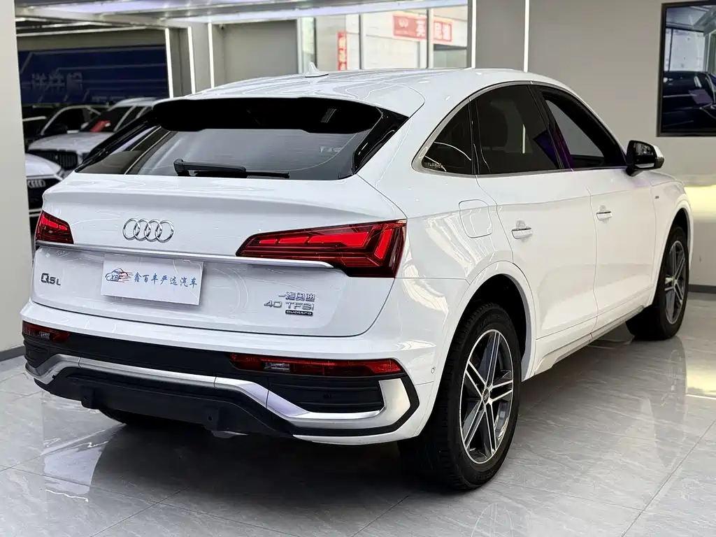 AUDI Q5L SPORTBACK
