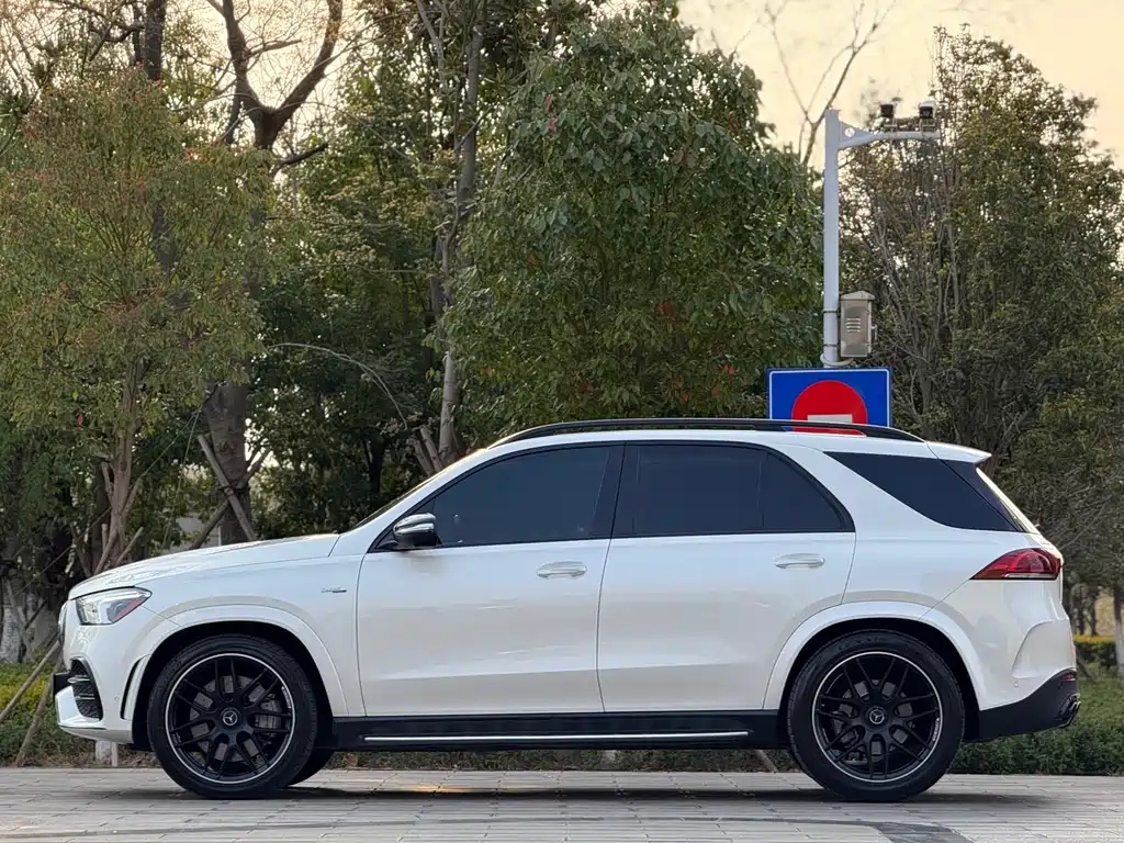MERCEDES-BENZ GLE AMG