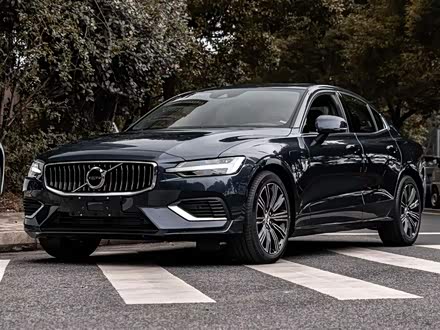 沃尔沃S60新能源 2022款 T8 E驱混动 四驱智逸豪华版