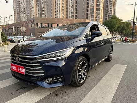 宋MAX 2018款 1.5T 自动智联精英型 6座