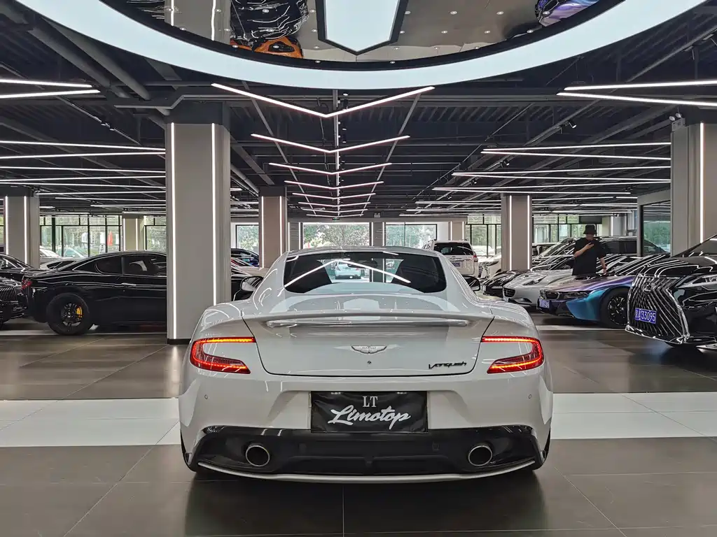 Aston Martin Vanquish — миниатюра 7