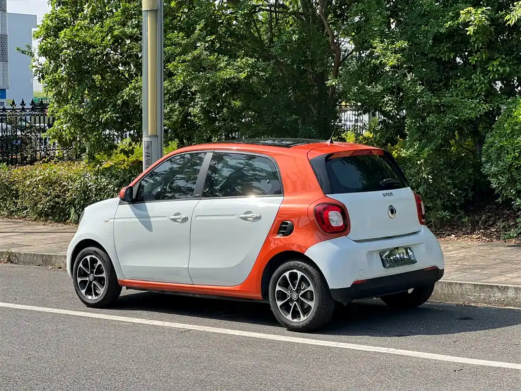 SMART FORFOUR