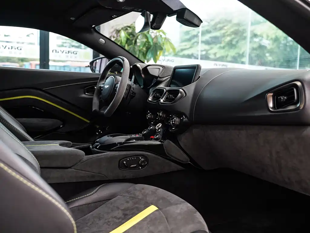 Aston Martin V8 Vantage 2022 4.0T V8 F1 Edition Coupe