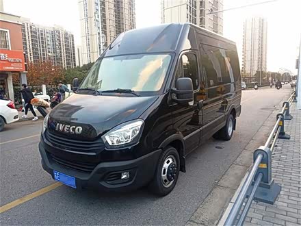 依维柯欧胜 2020款 2.3T 手动超瑞长轴短悬高顶低功F1A