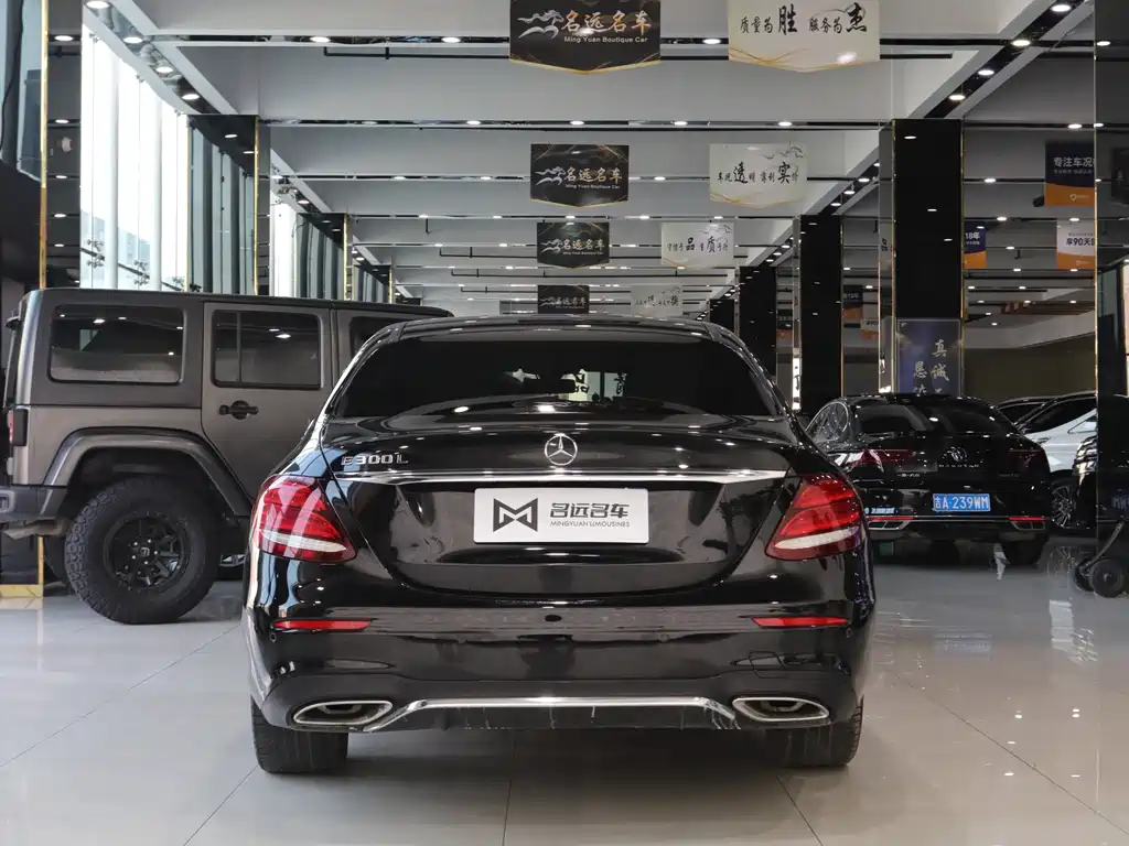 MERCEDES-BENZ E CLASS