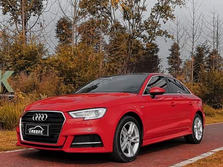 奥迪a3 2018款 30周年年型 limousine 35 tfsi 时尚型