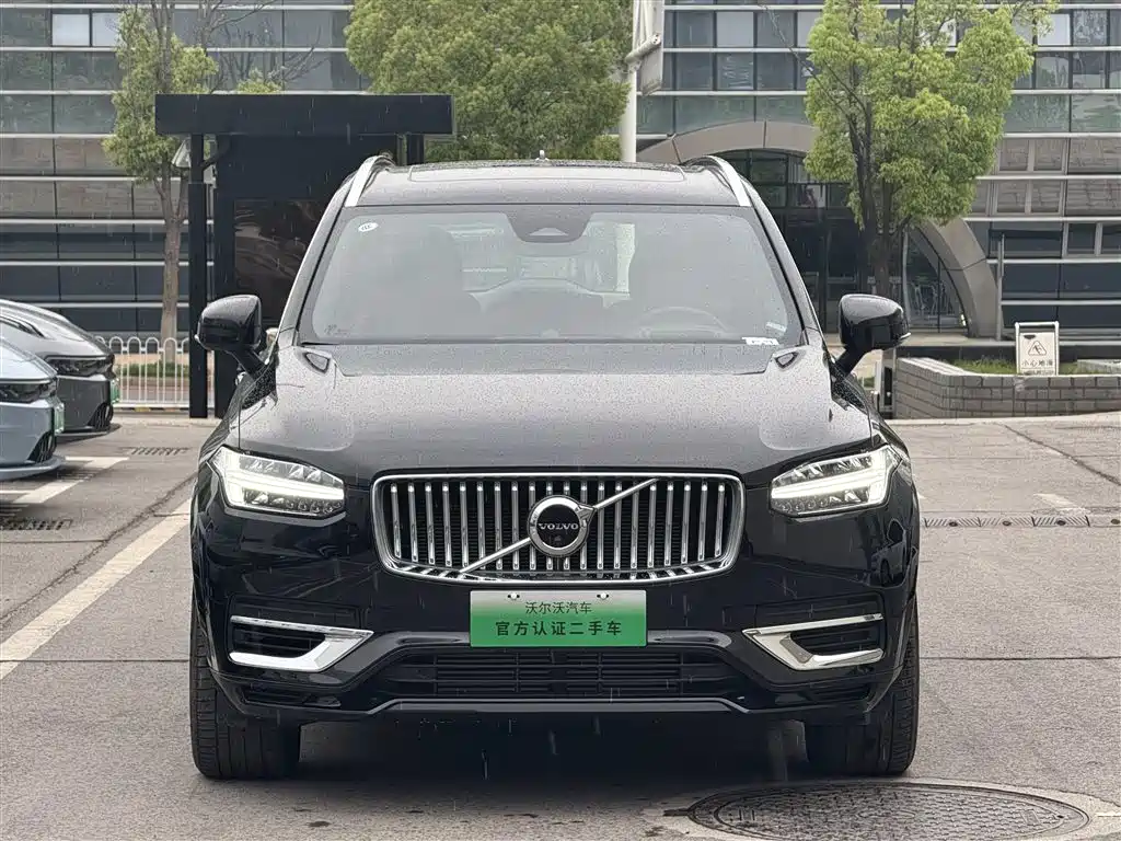 VOLVO  XC90 PLUG IN HYBRID
