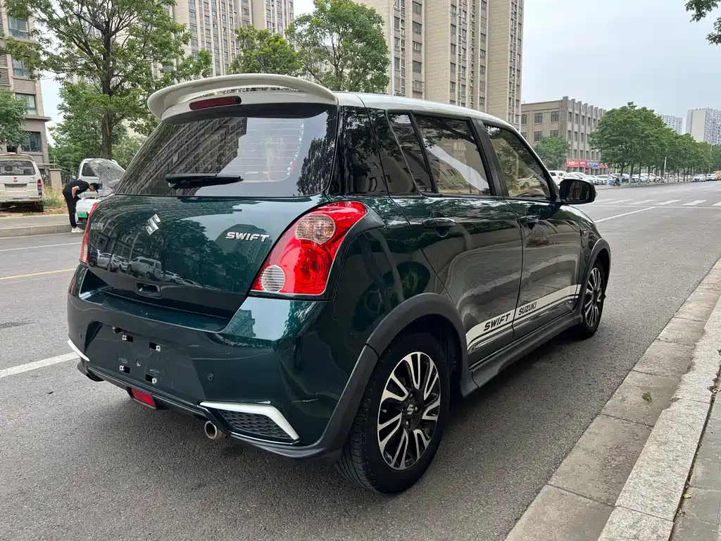 SUZUKI SWIFT