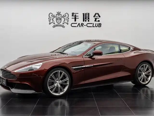ASTON MARTIN VANQUISH 2016