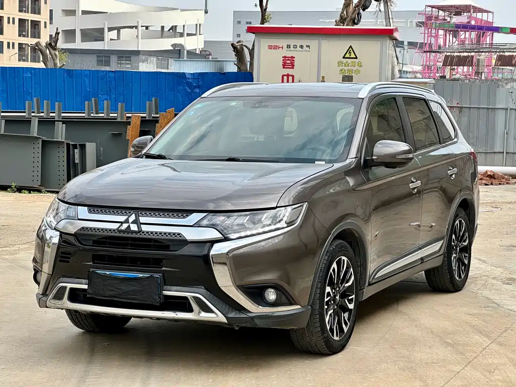 Mitsubishi Outlander 2020