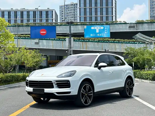 PORSCHE CAYENNE 2023