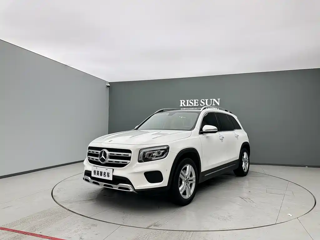 MERCEDES-BENZ GLB