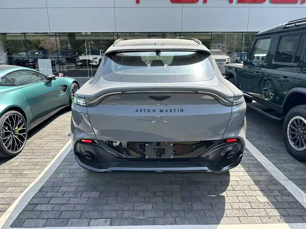ASTON MARTIN  DBX