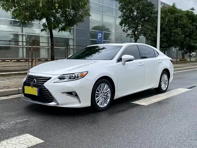 LEXUS  ES 2018