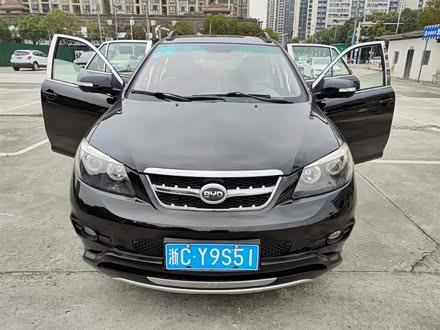 比亚迪S6 2014款 2.0L 手动豪华型 5座