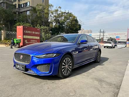 捷豹XEL 2021款 2.0T 200PS R-DYNAMIC 青春运动版