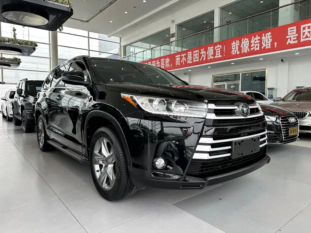 TOYOTA HIGHLANDER