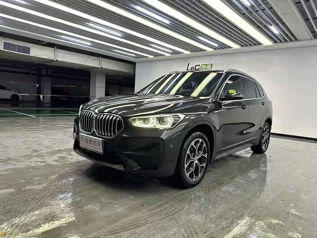 BMW X1 2022 года sDrive25LiLeadership Edition 32000 km 2023