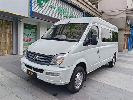 上汽大通MAXUS V80 2021款 2.0T 手动经典傲运通长轴中顶6/7/8/9座