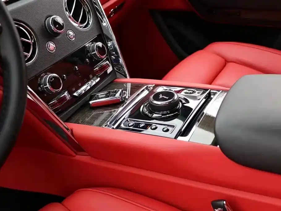 Rolls-Royce Cullinan 2018 мест